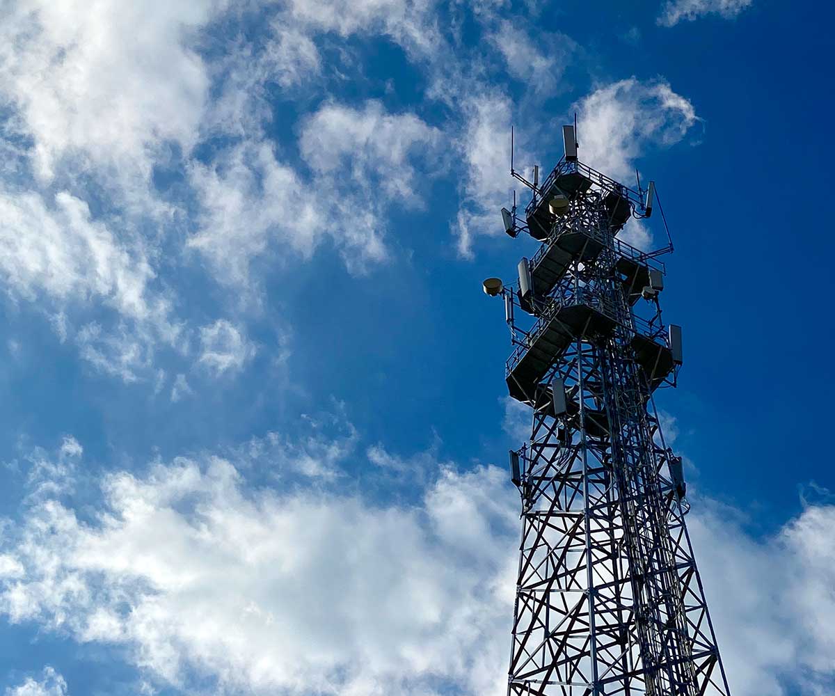 Telecommunications tower